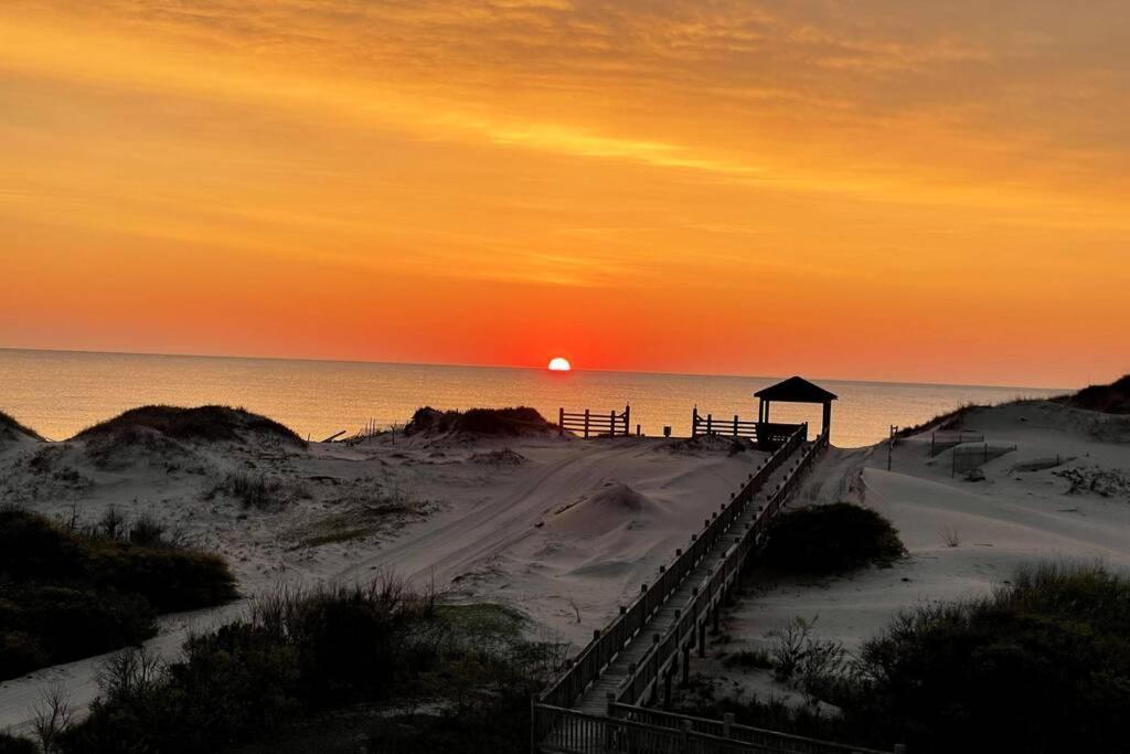 Oceanfront Grandeur In 4X4 Outerbanks - Mark Twain Corolla Eksteriør billede